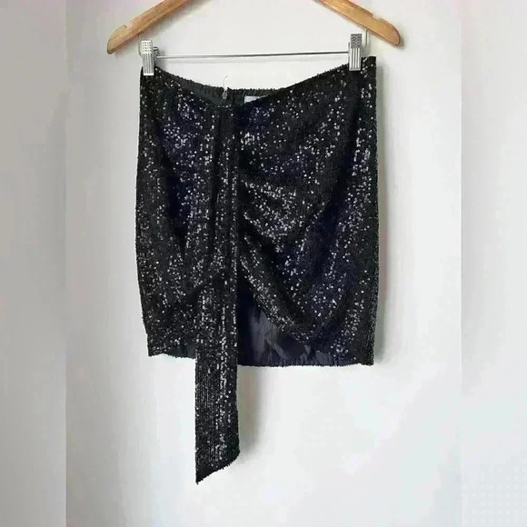 NWT Lioness Diamonds In The Sky Mini Skirt Black Sequins Party Summer Medium - Picture 10 of 14